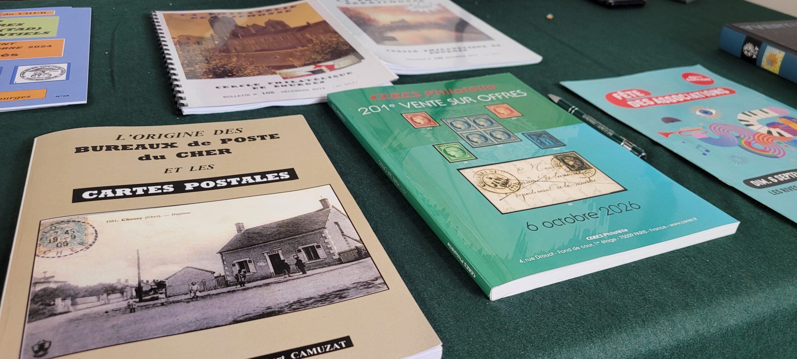 Divers livres sur la philatélie. © Cercle Philatélique de Bourges, Tous droits réservés.